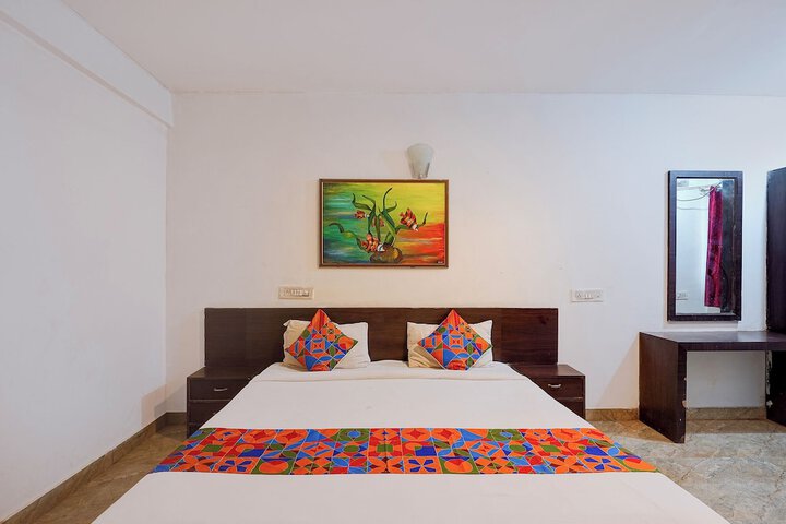 Room 6 of 24