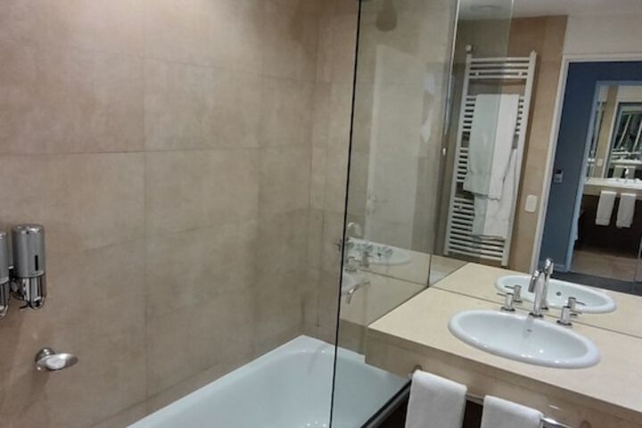 Room 5 of 7