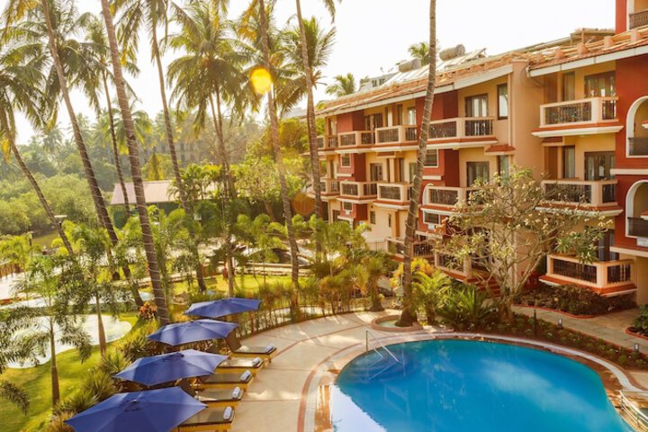 Hotel Pool