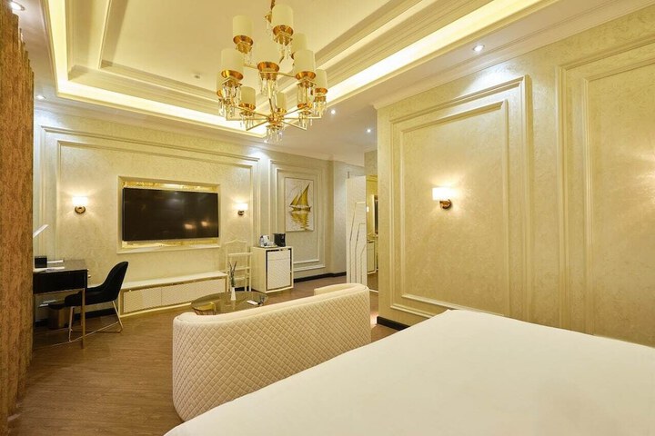 Room 26 of 78
