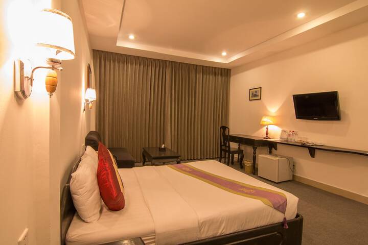 Room 8 of 38