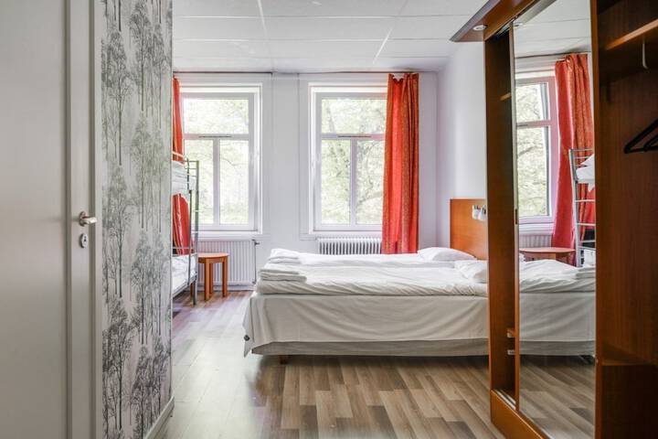 Room 8 of 33