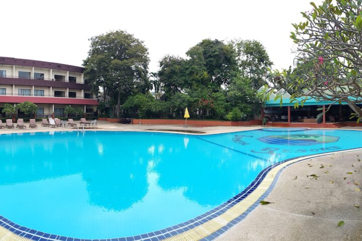 Pool 41 of 61