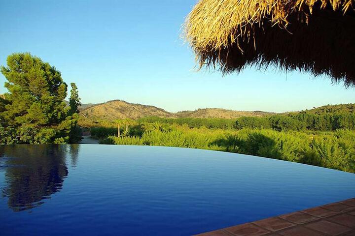 Masía Durbá Hotel B & B