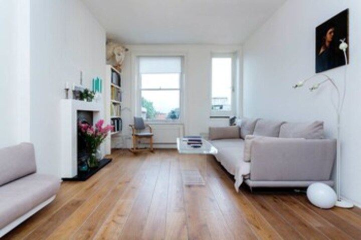 Room 6 of 18