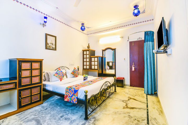 FabHotel Baba Palace Pichola Lake