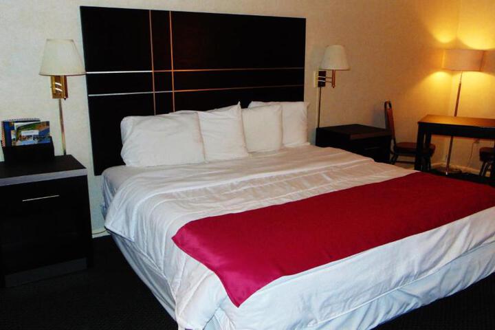 2 Double Beds (4 of 5)