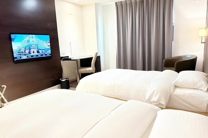 Room 16 of 54