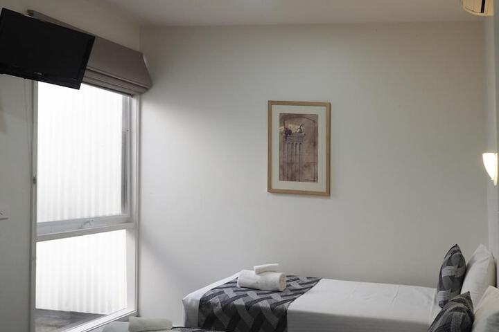 Room 8 of 29