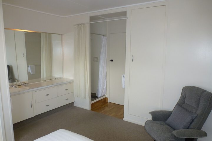 Room 34 of 89