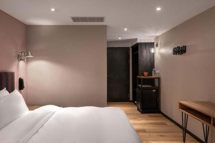 Room 14 of 26