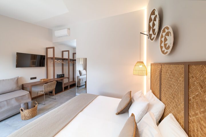 Room 42 of 90