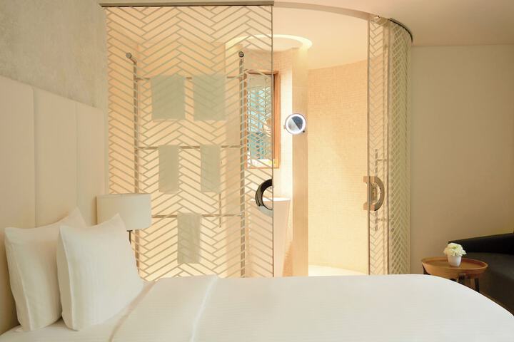 Room 12 of 44