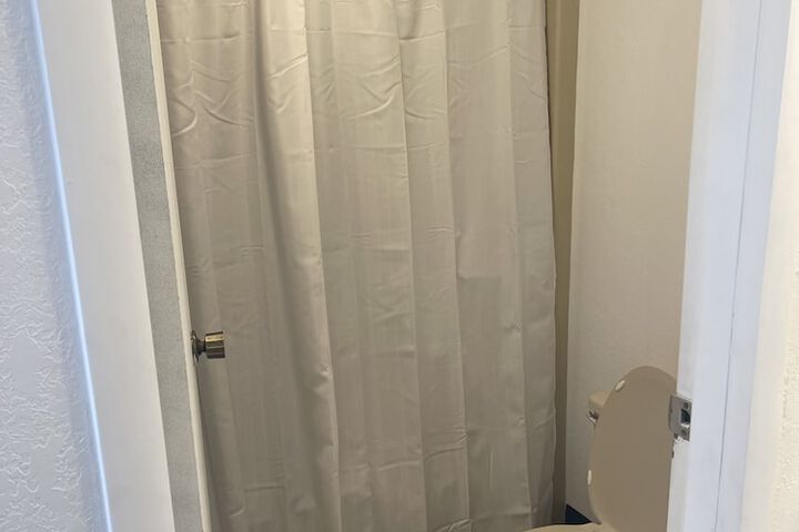 Room 11 of 22