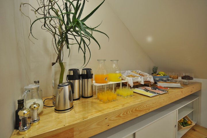 Breakfast/Coffee Service 26 of 34