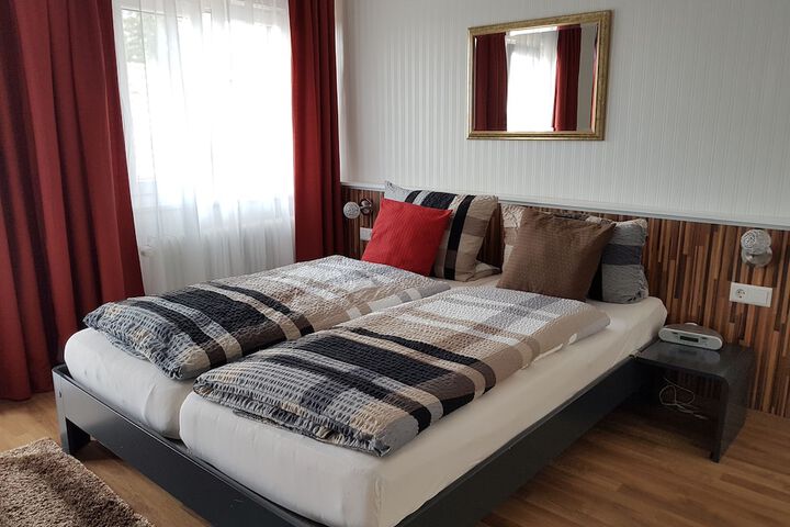 Room 8 of 39