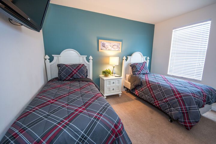 Room 4 of 221