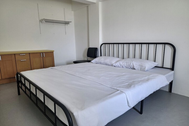 Room 15 of 35