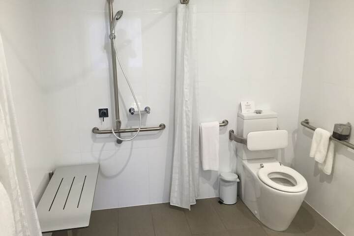 Room 19 of 33