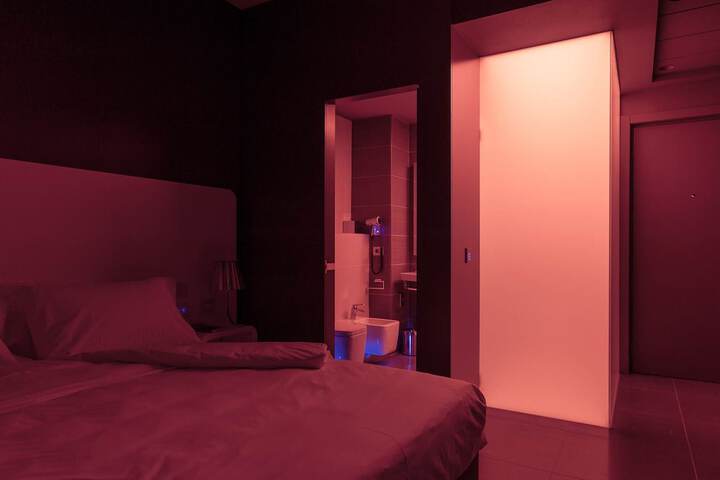 Room 8 of 76
