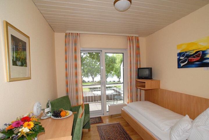 Room 5 of 19