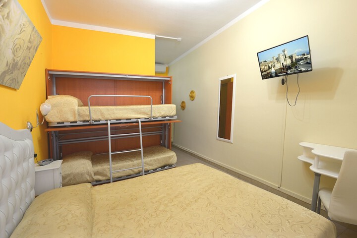Room 15 of 43