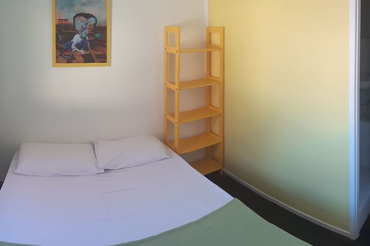 Room 8 of 11