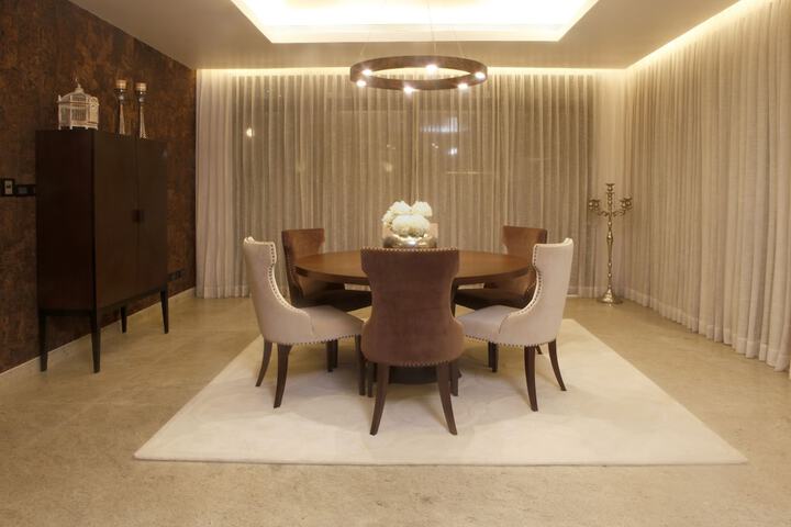 Room 5 of 28