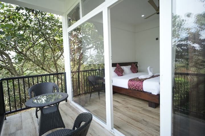 Room 4 of 14