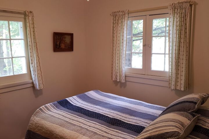 Room 13 of 215