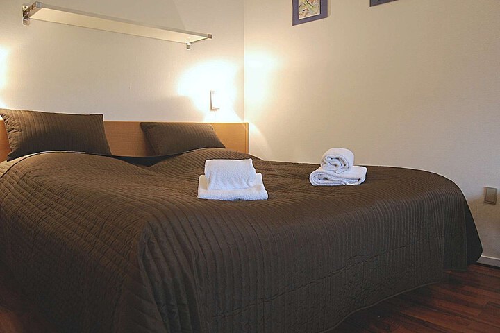 Room 10 of 76