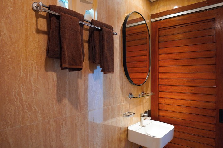 Room 15 of 21