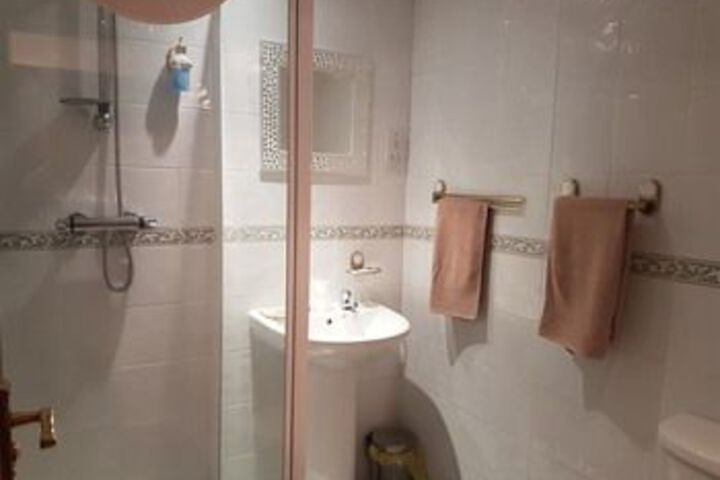 Room 2 of 17