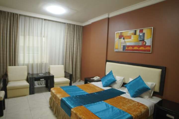 Room 13 of 35