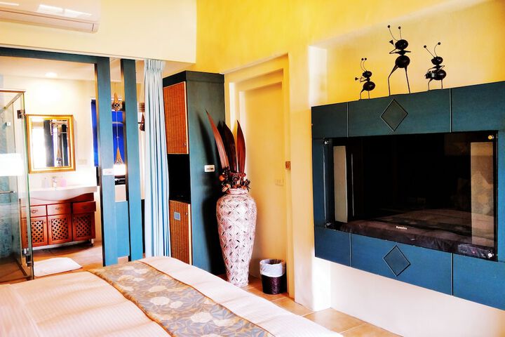 Room 6 of 89