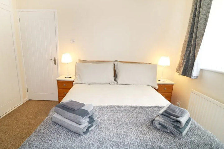Room 4 of 11