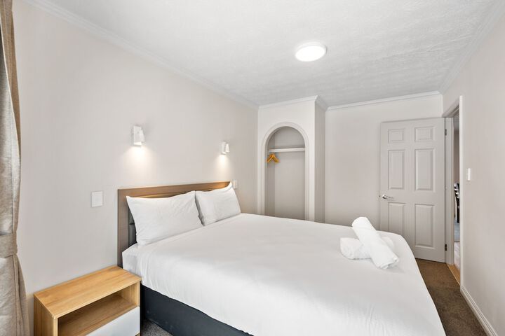 Room 6 of 40
