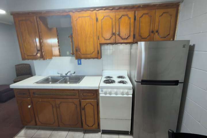 Room 6 of 15