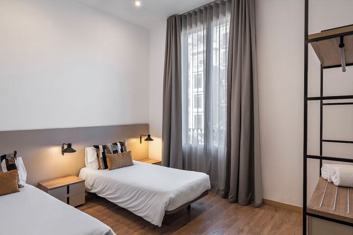 Room 10 of 43