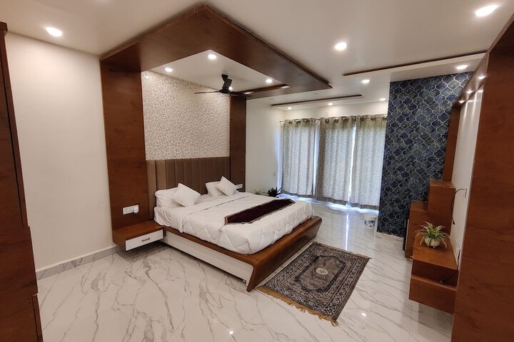 Room 6 of 22