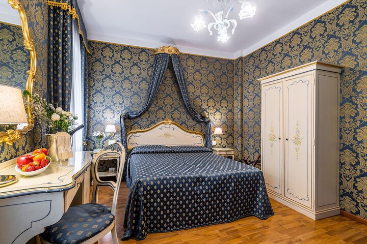 Room 16 of 87