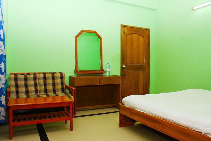 Room 5 of 42