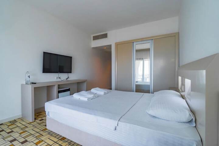 Room 3 of 12