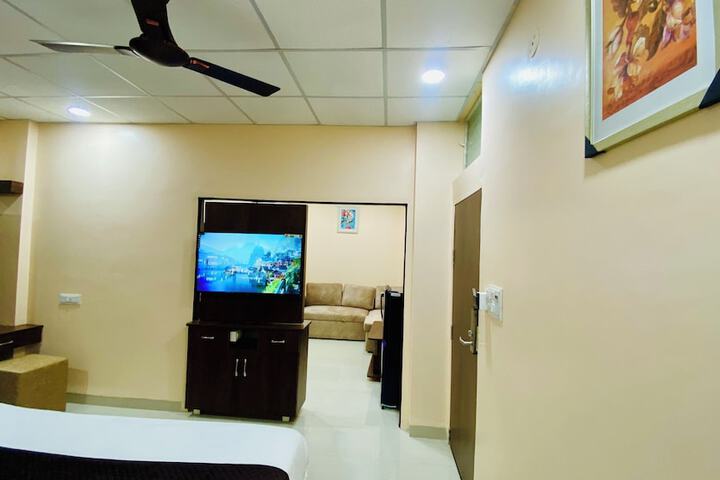Room 8 of 51