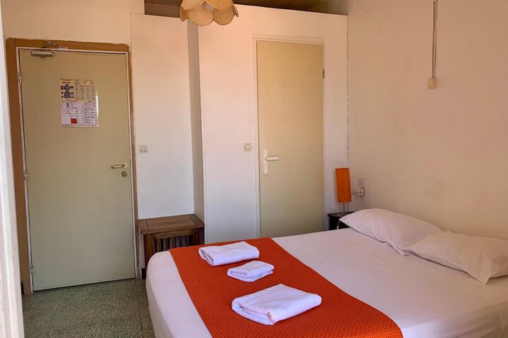 Room 28 of 72