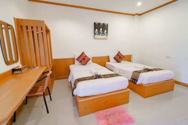 Room 7 of 16