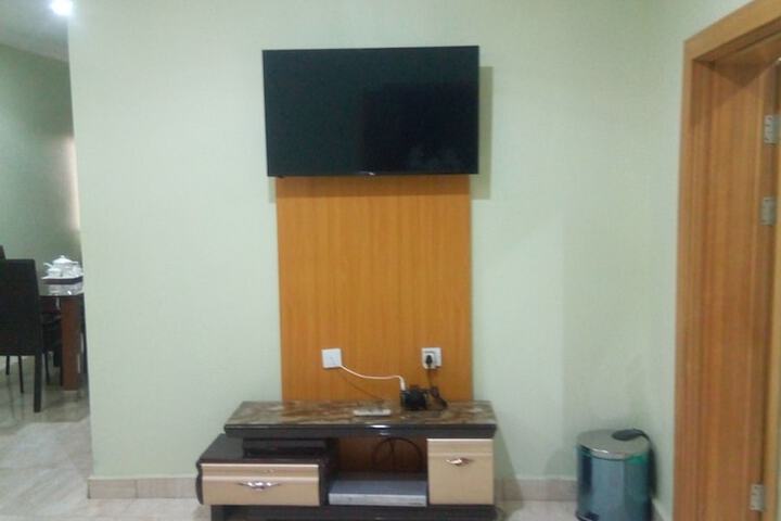 Room 8 of 10