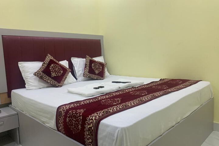 Room 8 of 21