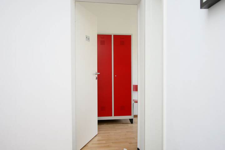 Room 61 of 76