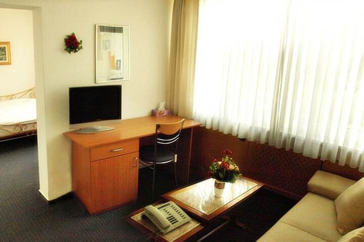 Room 12 of 26